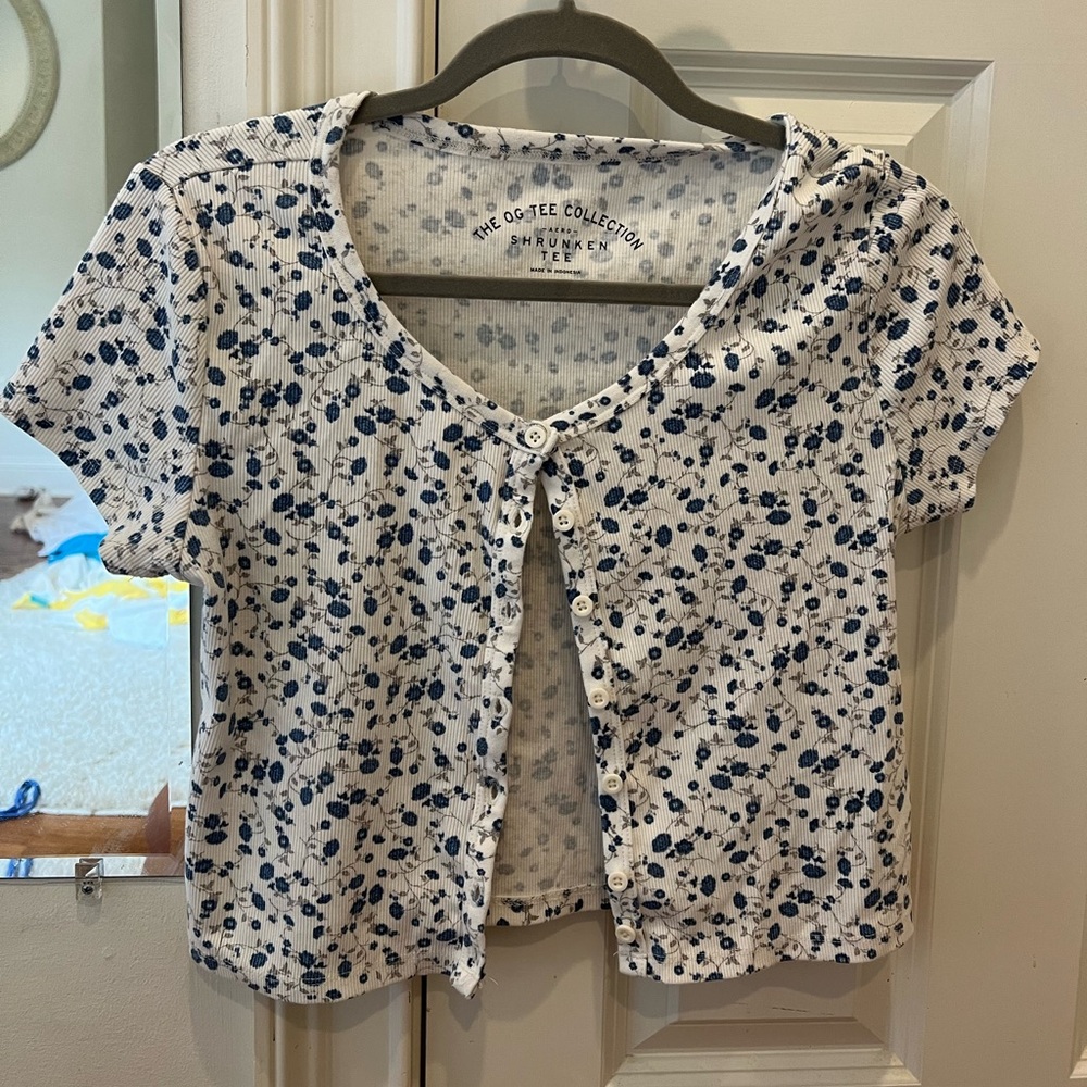 cute AERO top!!!!
